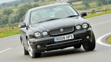 Jaguar X-Type (facelift) - front cornering